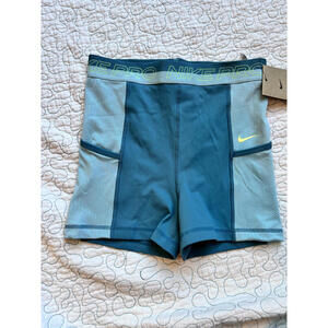 Nike Pro Women's Athletic Shorts with Side Pockets Size‎ Small #373